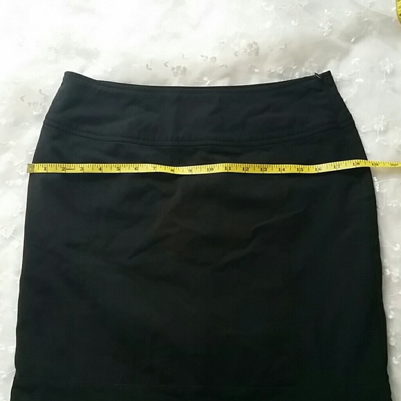 🚫SOLD🚫Black Skirt with Ruffle Trim & Back Bow - Picture 6 of 6